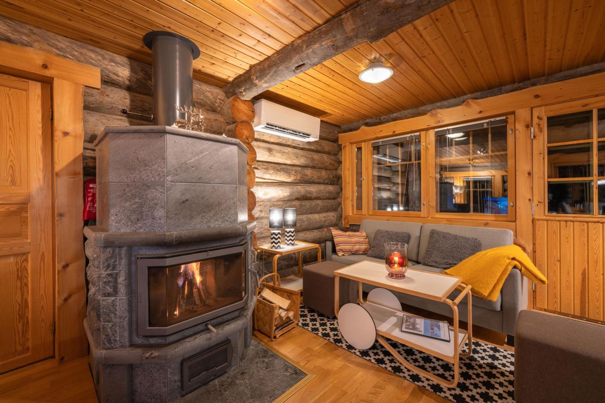 Kuukkeli Log Houses Villa Aurora "Pupula" Сариселка Екстериор снимка